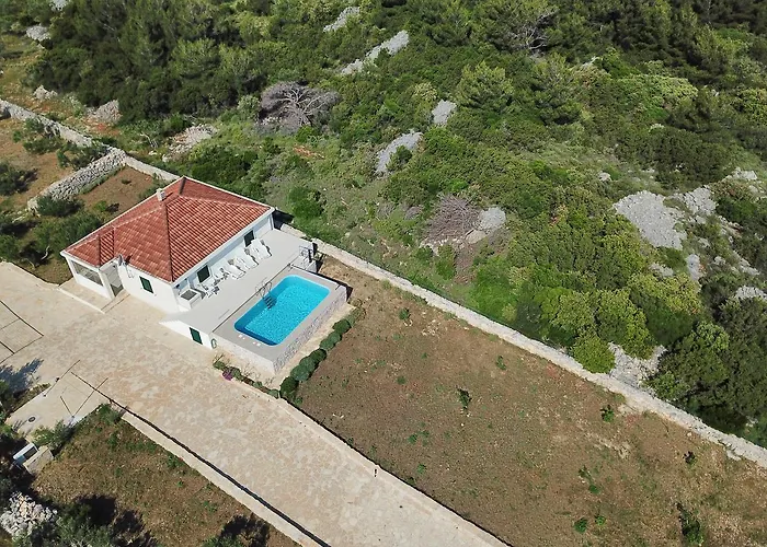Robinzon Villa Zavala